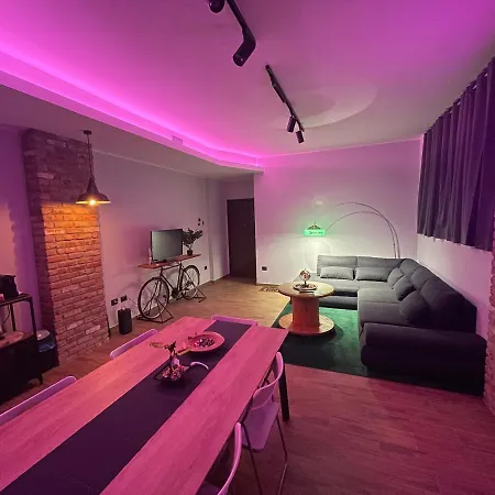 فندق مبيت وإفطار Industrial House 3 كورسيكو